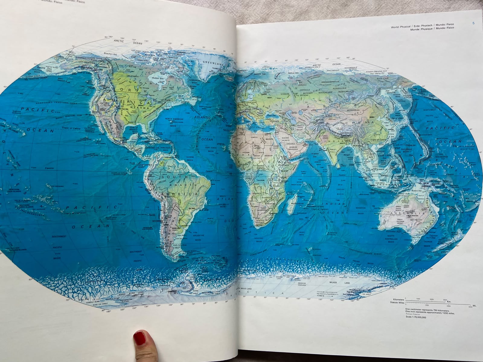 Livro Britannica Atlas 1970 (Usado)