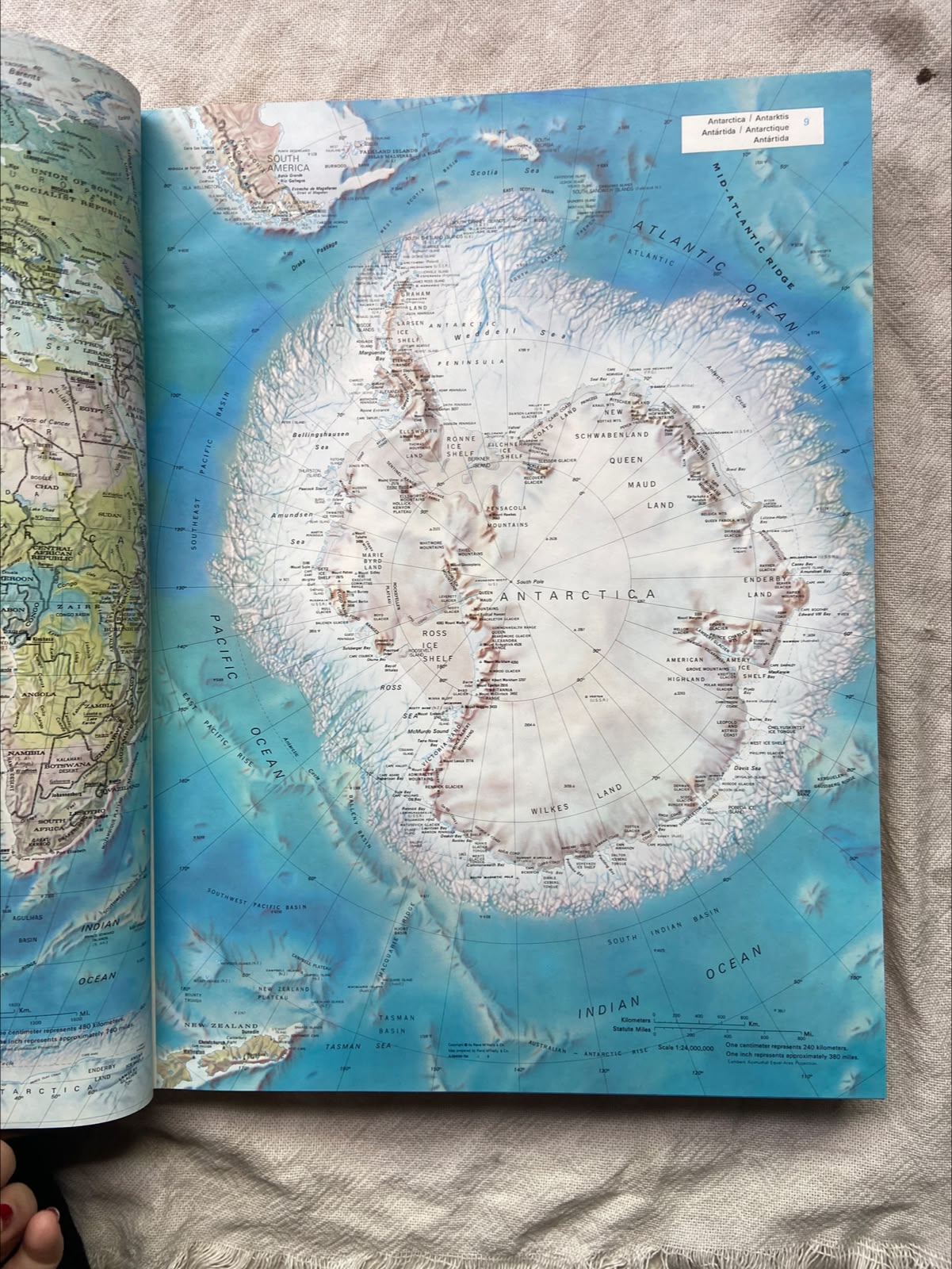 Livro Britannica Atlas 1970 (Usado)