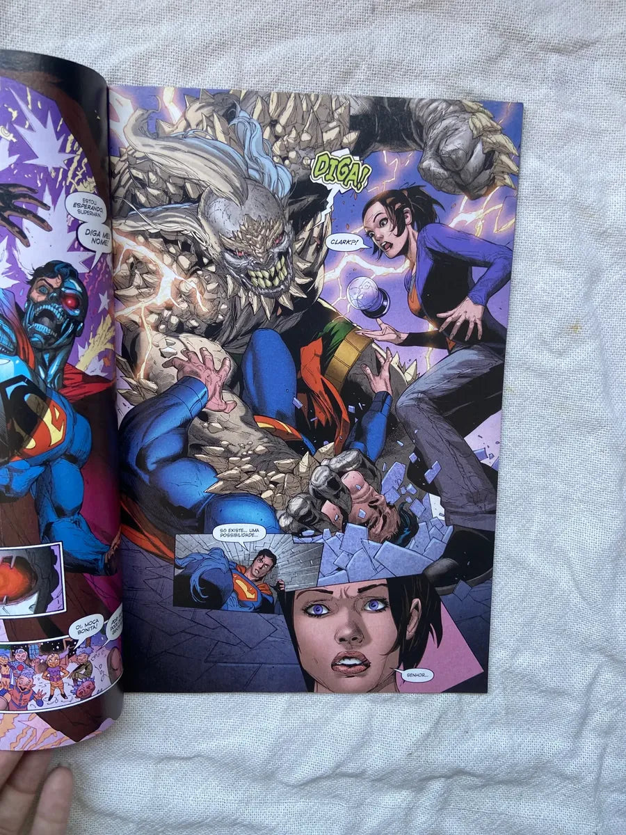 Gibi Superman Remascido Action Comics Número 10 (Usado)