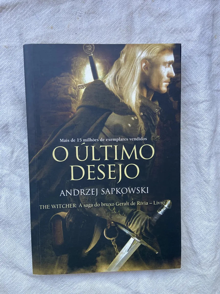 Livro O Último Desejo Andrezej Sapkowski Livro 1 (Usado)