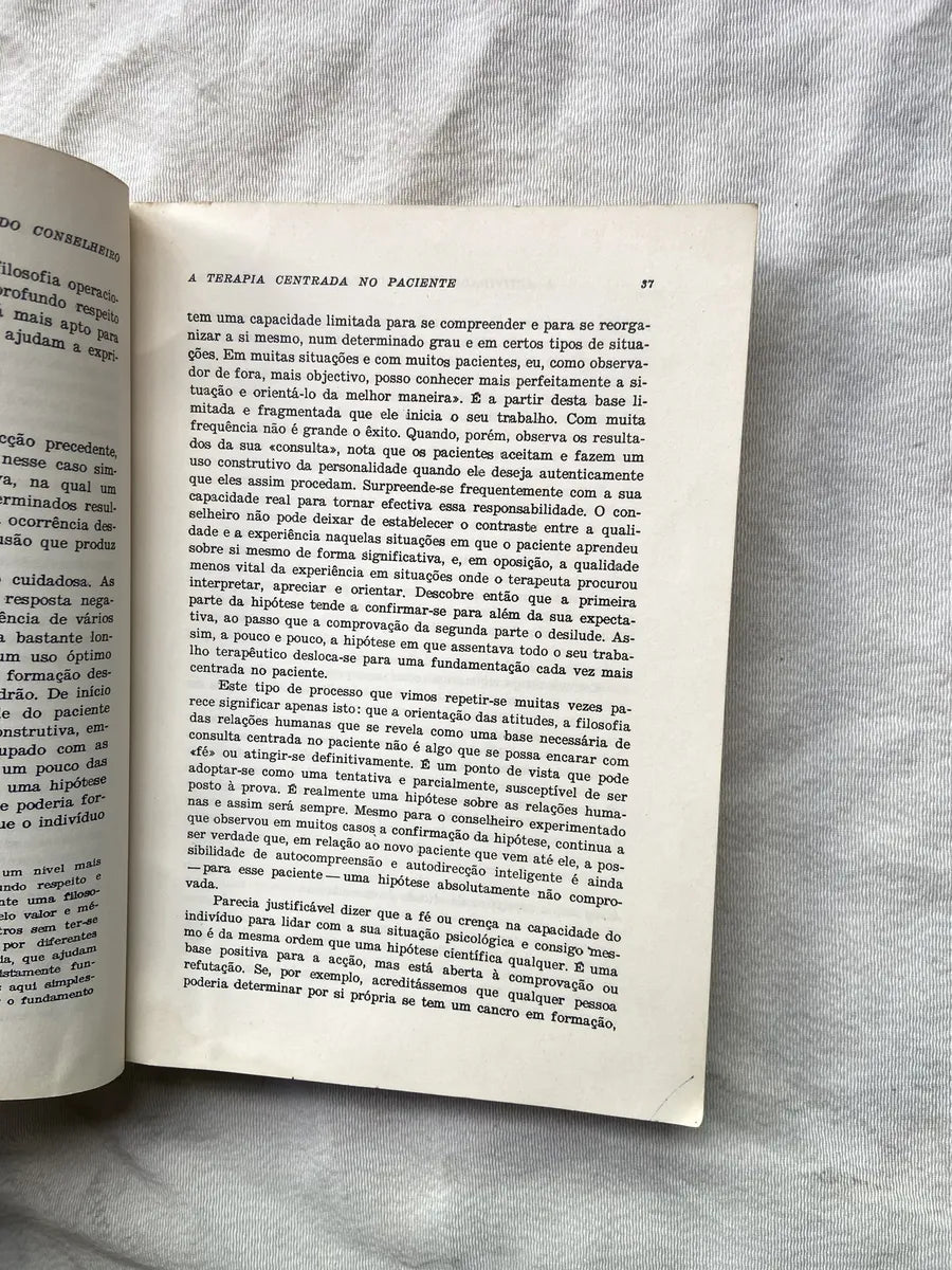 Livro Terapia Centrada No Paciente 1975 (Usado)