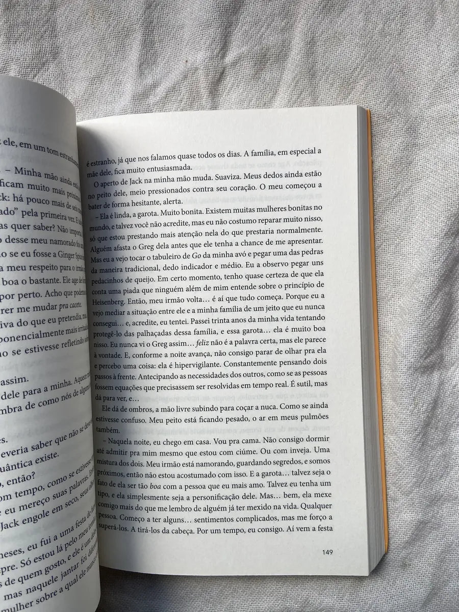 Livro Amor Teoricamente Ali Hazelwood 1 Edição 2023 (Usado)