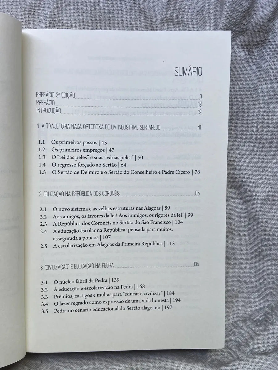 Livro Delmiro Gouveia E A Educação Na Pedra 3 Edição 2015 (Usado)