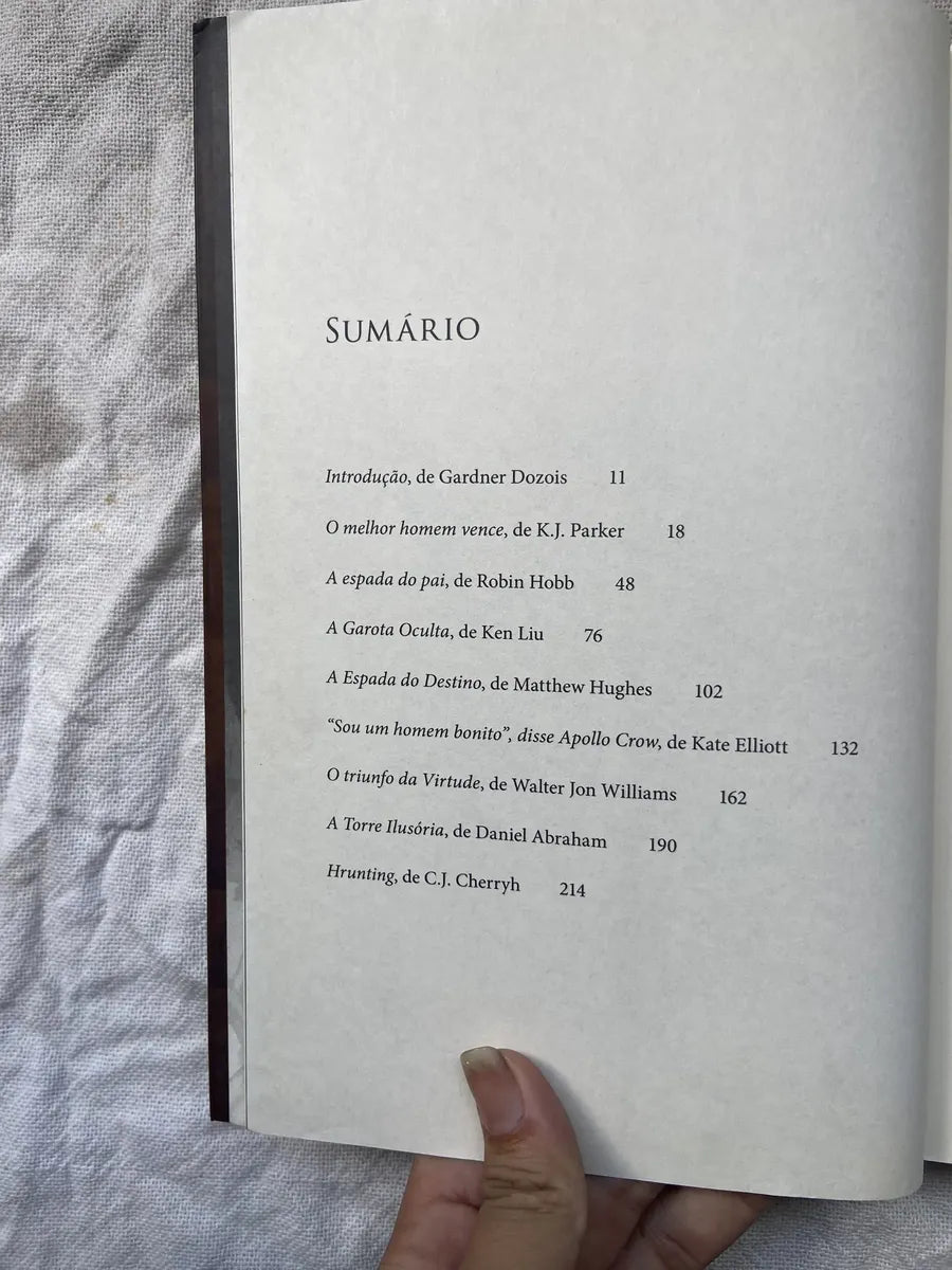 Livro Crônicas De Espada E Feitiçaria Gardner Dozois 2018 (Usado)