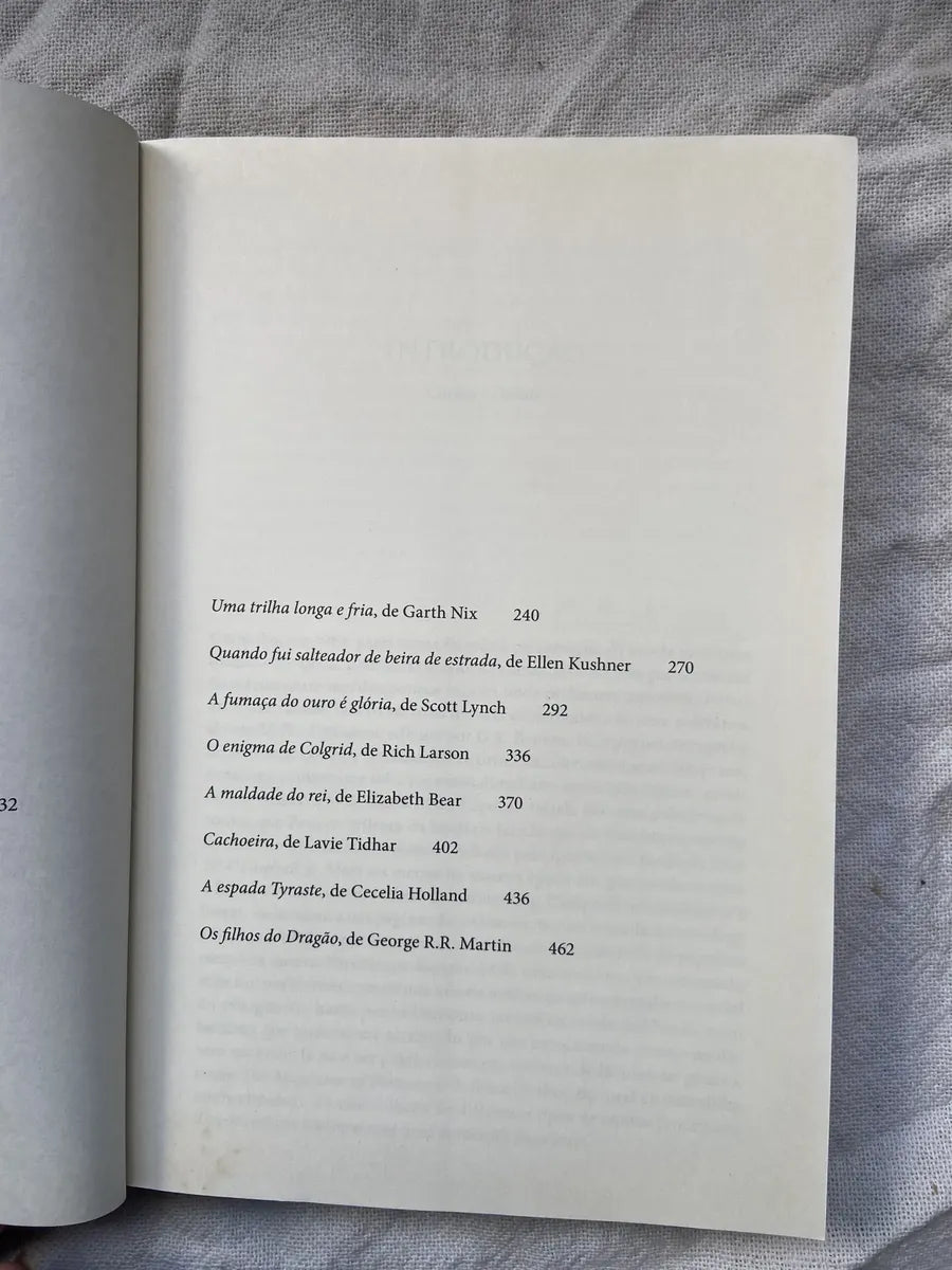 Livro Crônicas De Espada E Feitiçaria Gardner Dozois 2018 (Usado)