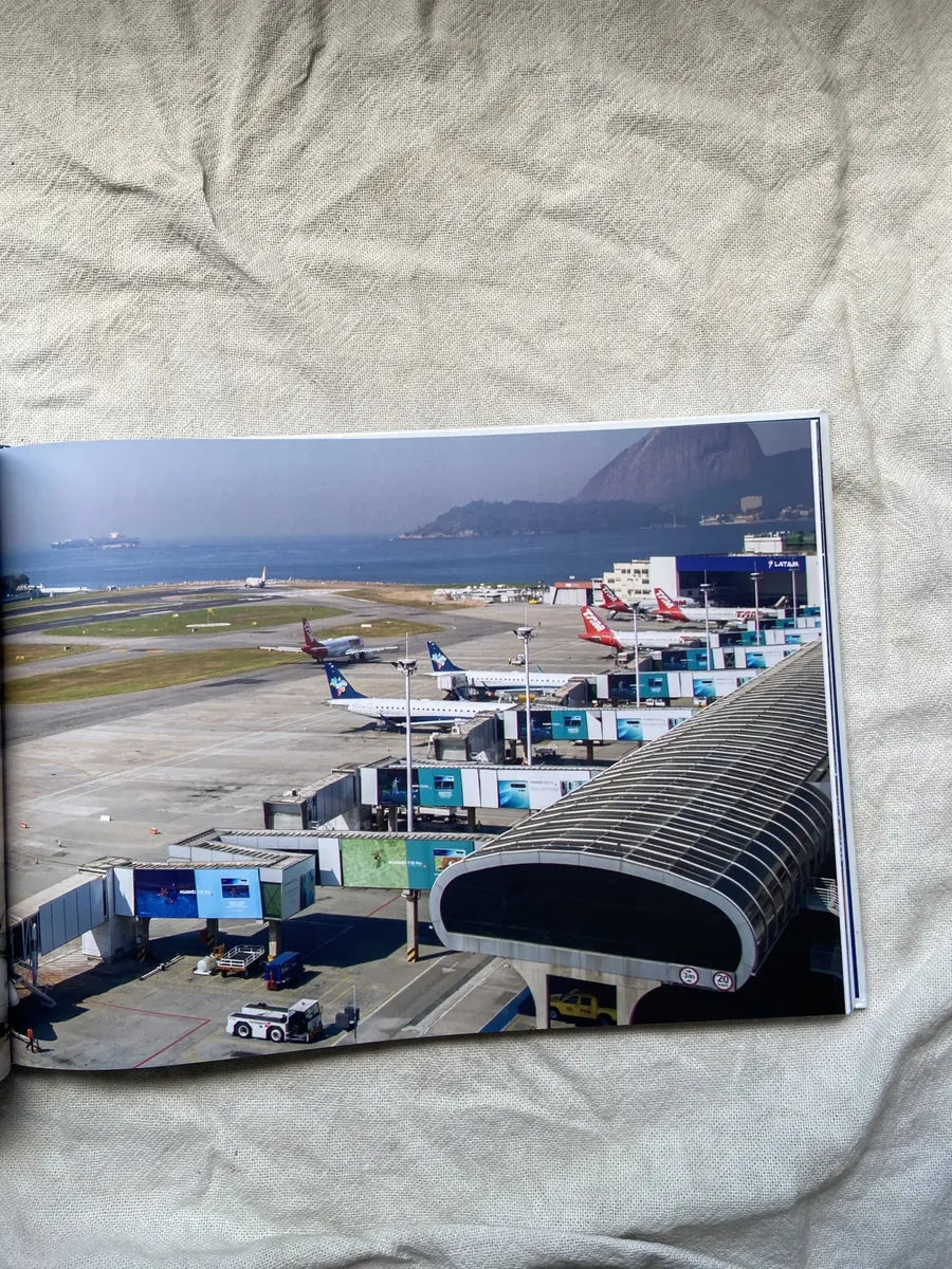Livro Desenvolvendo Aeroportos Servindo O Brasil 50 Anos (Usado)