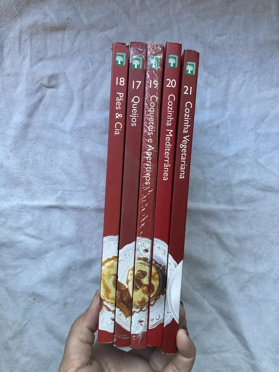 Livro Coleção A Grande Cozinha 5 Volumes Do 17 Ao 21 (Usado)