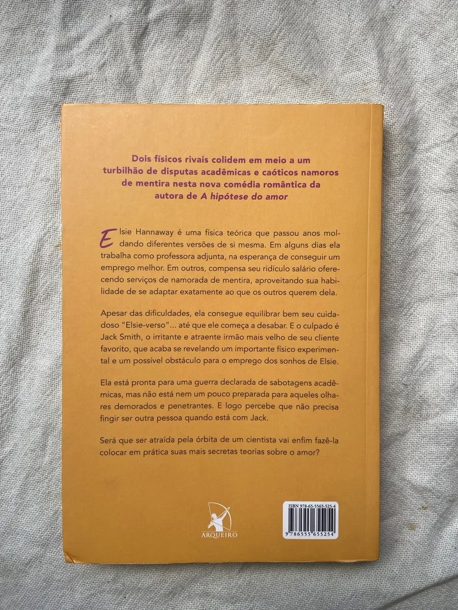 Livro Amor Teoricamente Ali Hazelwood 1 Edição 2023 (Usado)