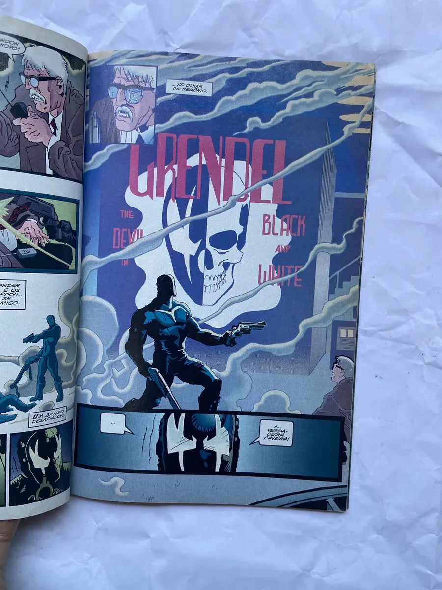 Gibi Batman Versus Grendel (Usado)