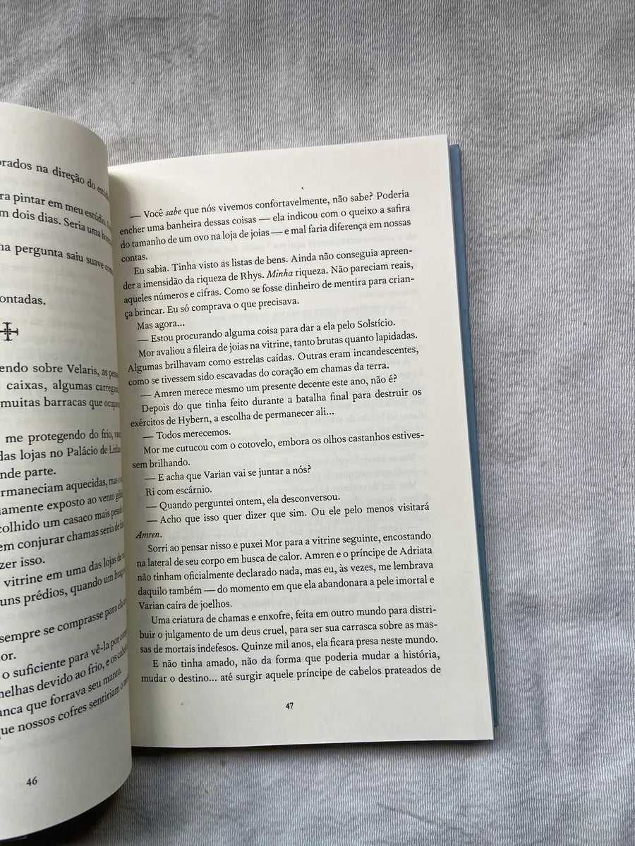 Livro Corte De Gelo E Estrelas Vol 1 Sarah J Maas 12 Ed 2020 (Usado)
