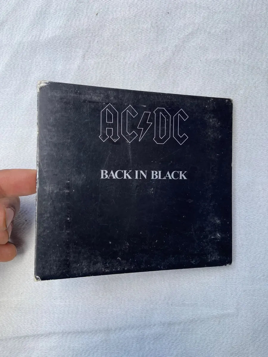 Cd Acdc Black In Black 2003 Com Encarte (Usado)
