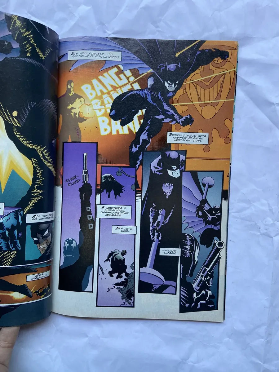 Gibi Batman Versus Grendel (Usado)