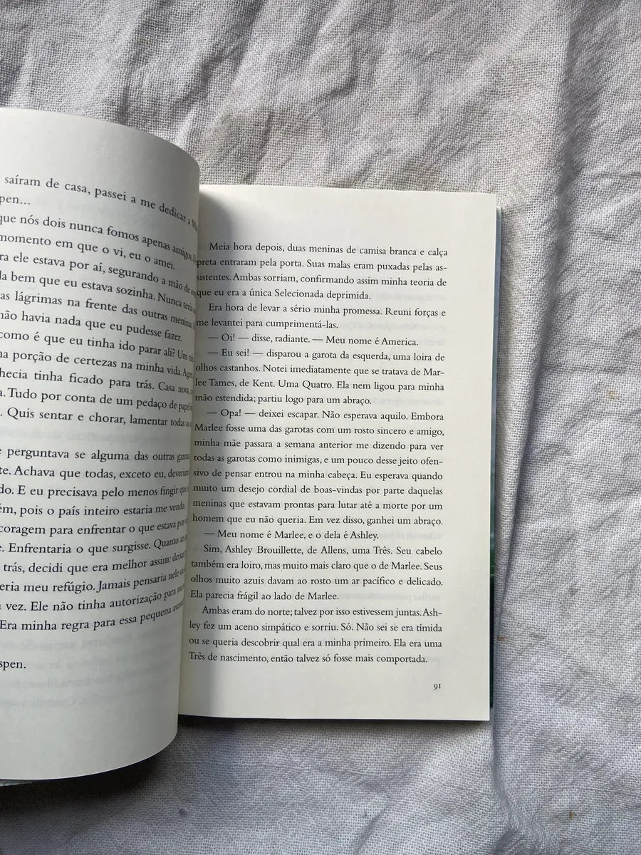 Livro A Seleção Kiera Cass Box 2 Volumes 1 E 2 (Usado)