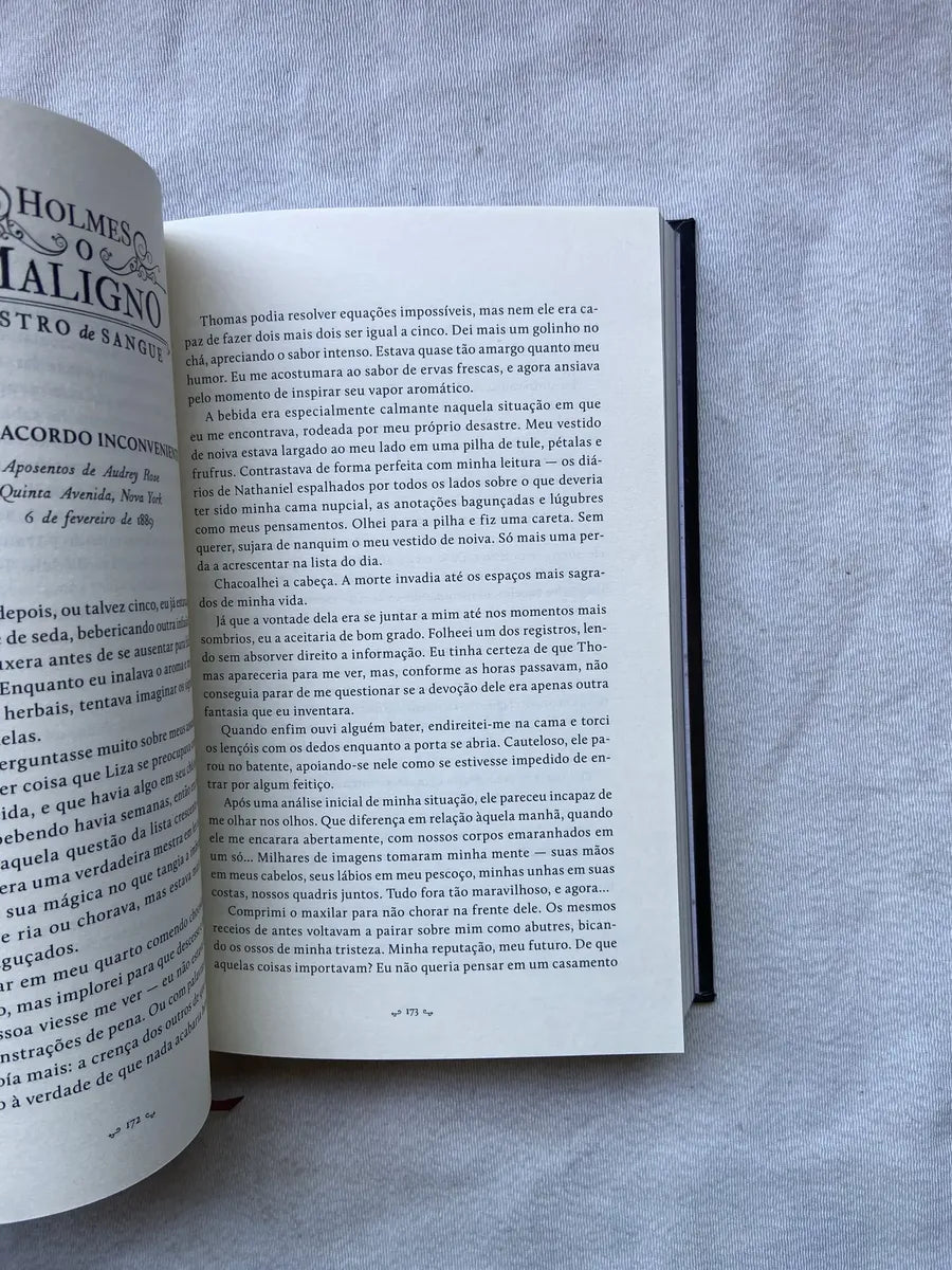 Livro Holmes O Maligno Rastro De Sangue Capa Dura 2021 (Usado)