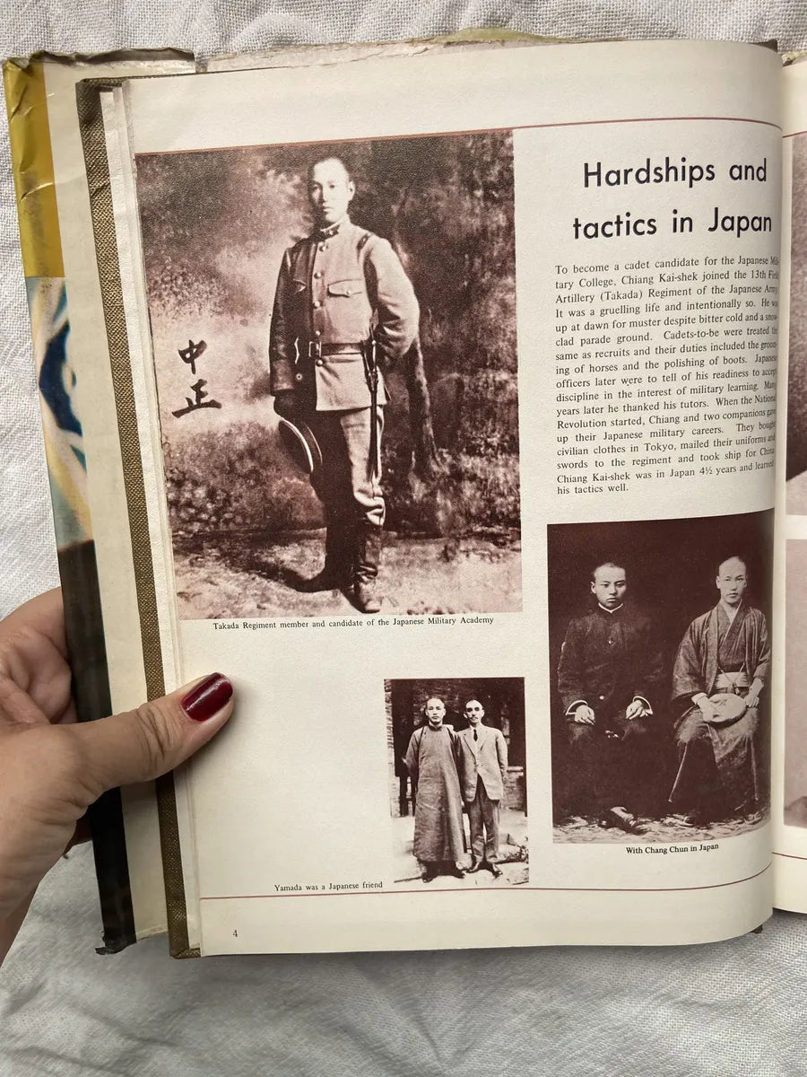 Livro President Chiang Kai Shek His Life Story In Pictures (Usado)