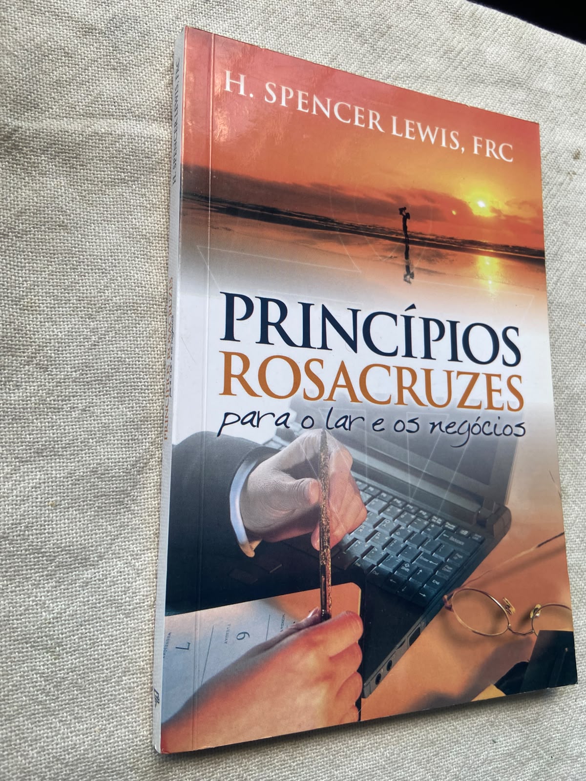 Princípios Rosacruzes para o Lar e os Negócios